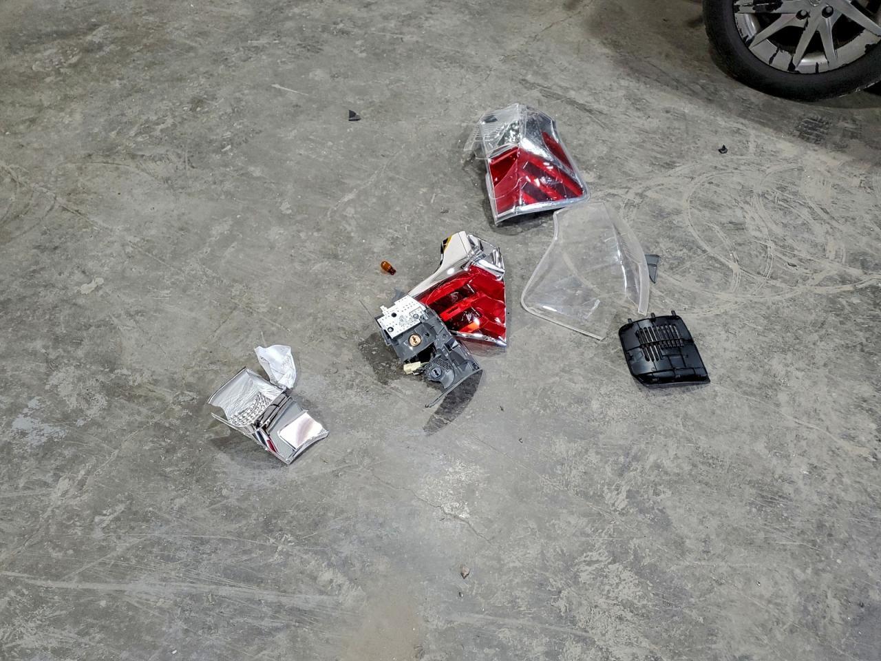 2016 Toyota Prius v (+) - zdjęcie 12