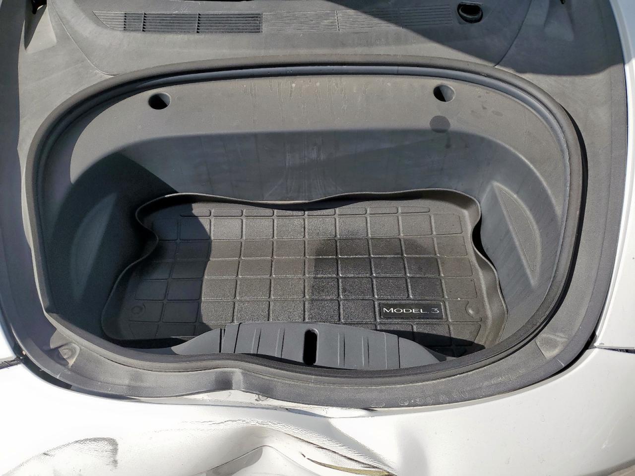 2020 Tesla Model 3 - zdjęcie 11