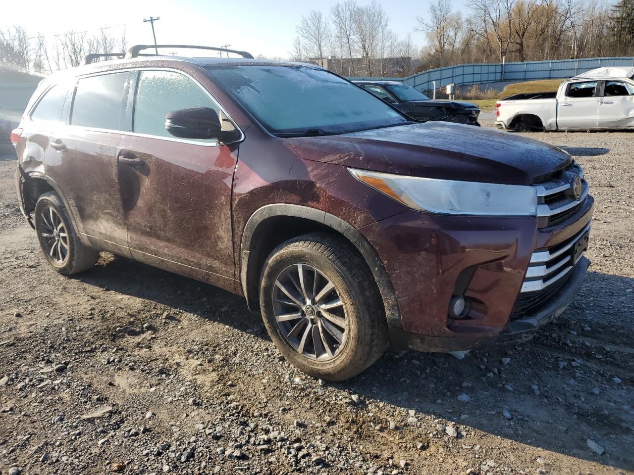 2017 Toyota Highlander - zdjęcie 4