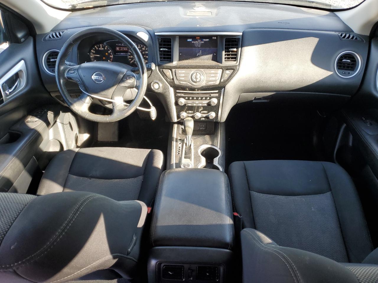 2019 Nissan Pathfinder - zdjęcie 8