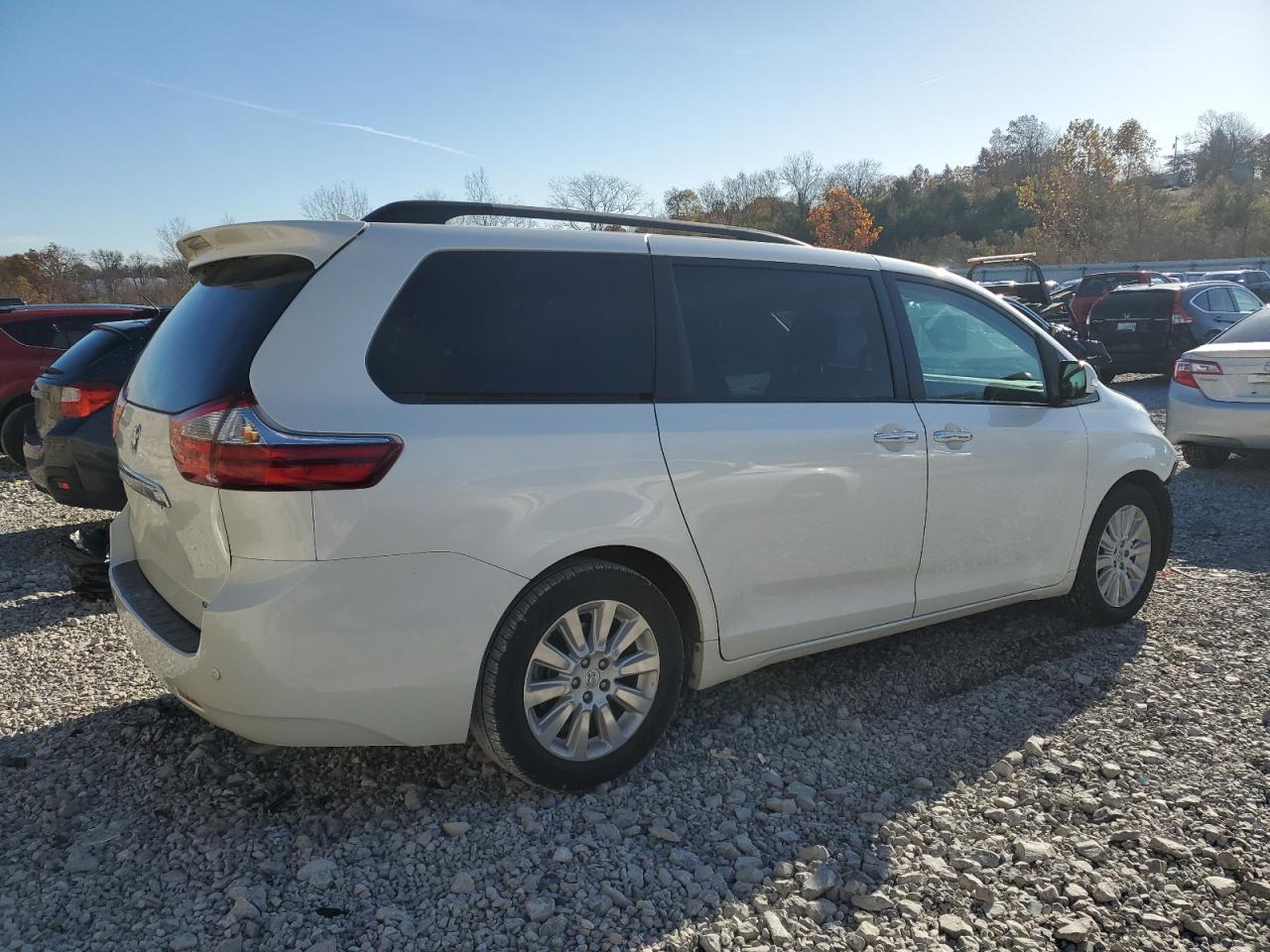 2015 Toyota Sienna Xle - zdjęcie 3