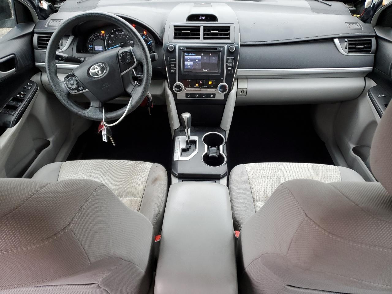2014 Toyota Camry - zdjęcie 8