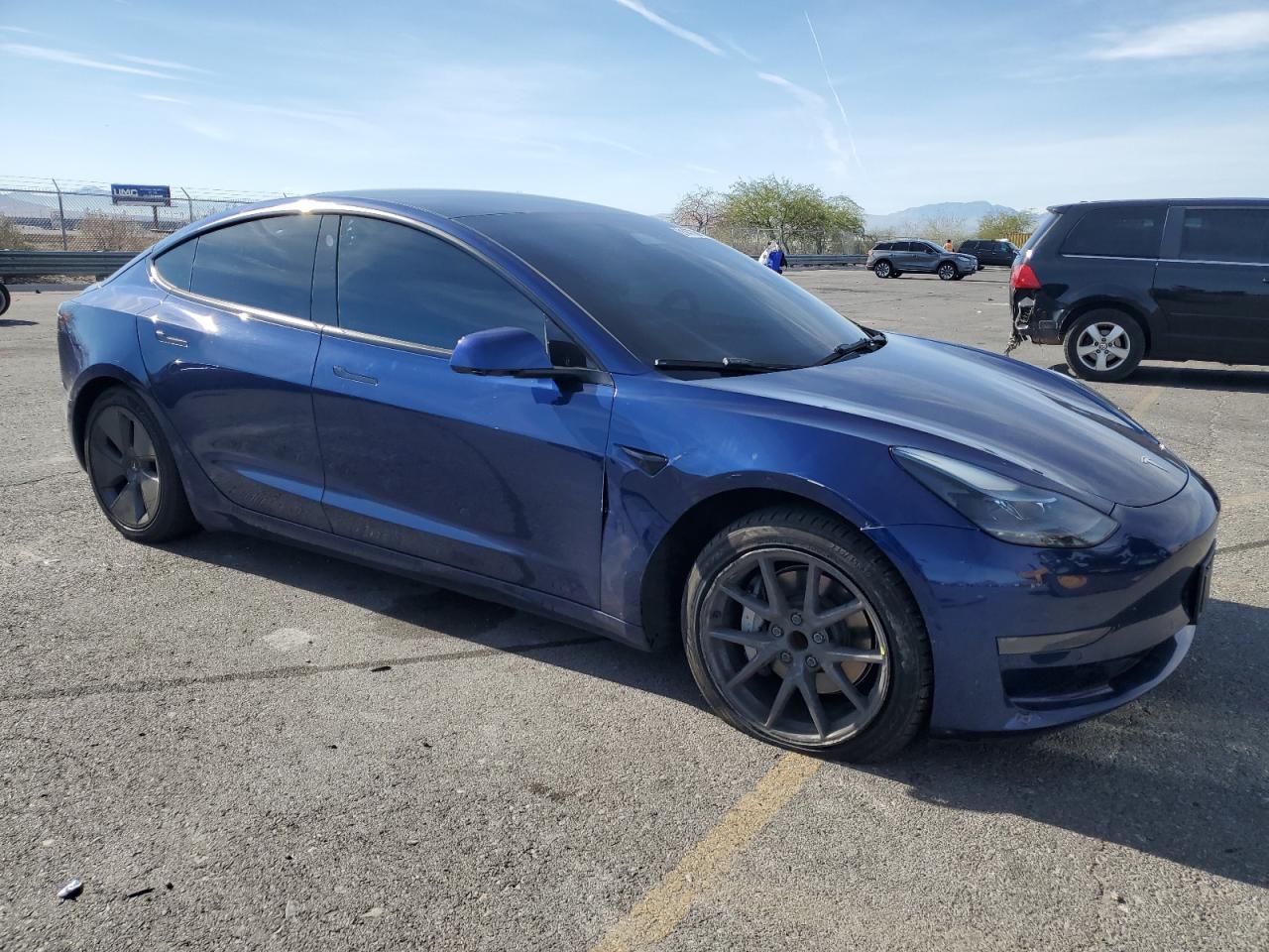 2022 Tesla Model 3 - zdjęcie 4