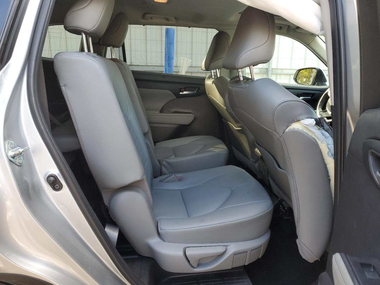 2022 Toyota Highlander - zdjęcie 11