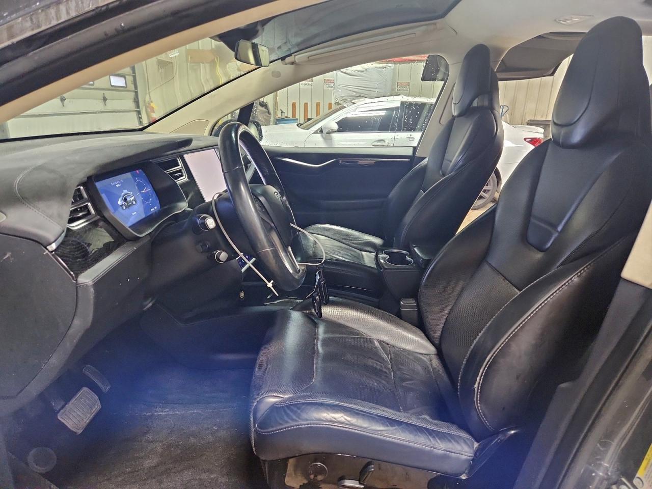 2016 Tesla Model X - zdjęcie 7
