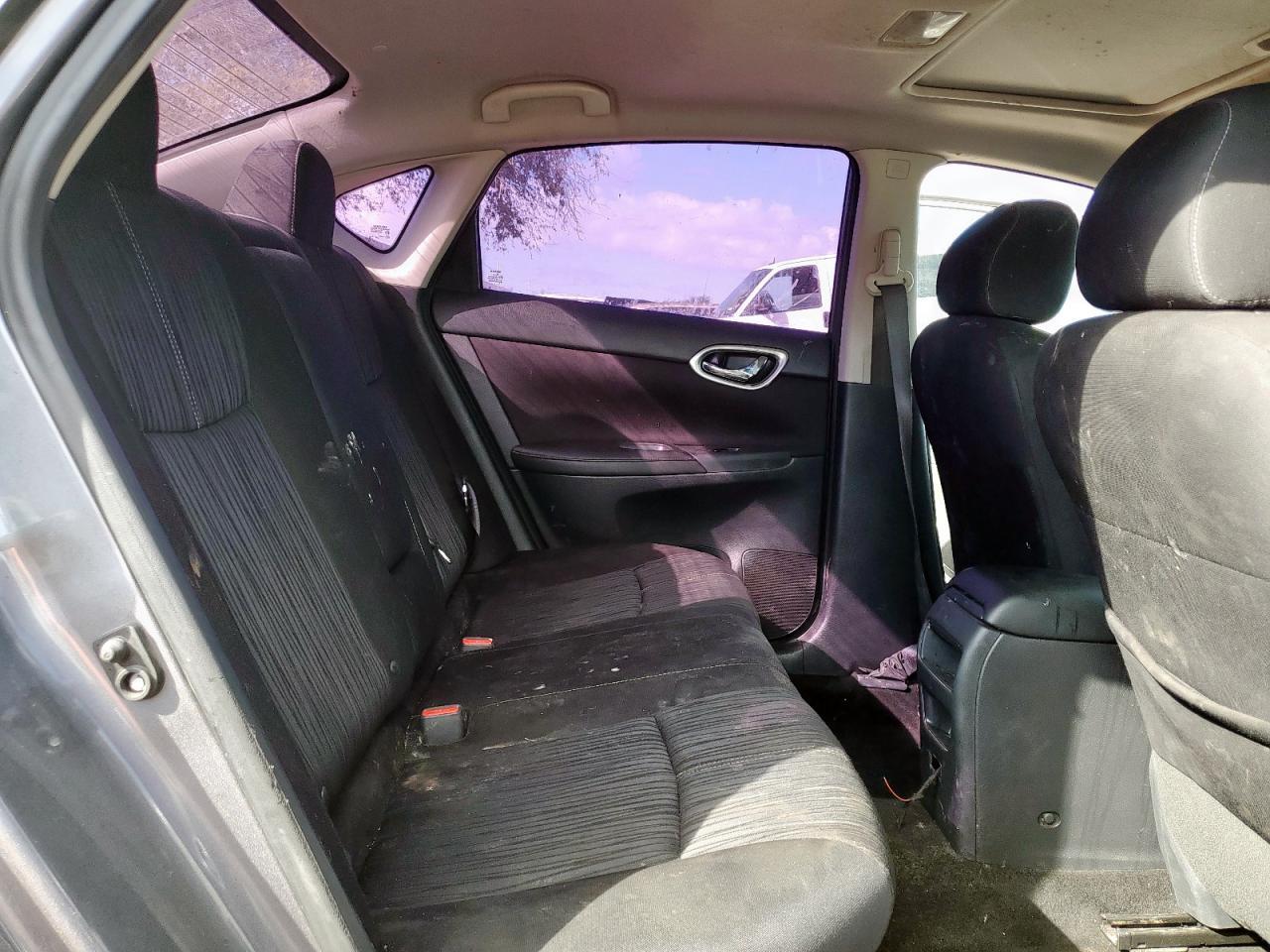 2017 Nissan Sentra - zdjęcie 10