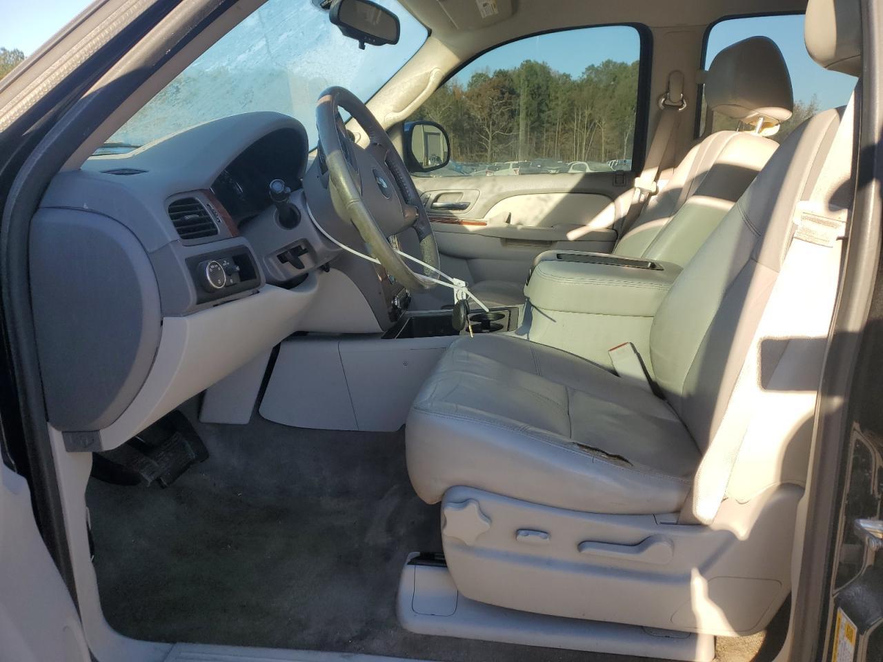 2013 Chevrolet Tahoe C1500 Lt - zdjęcie 7