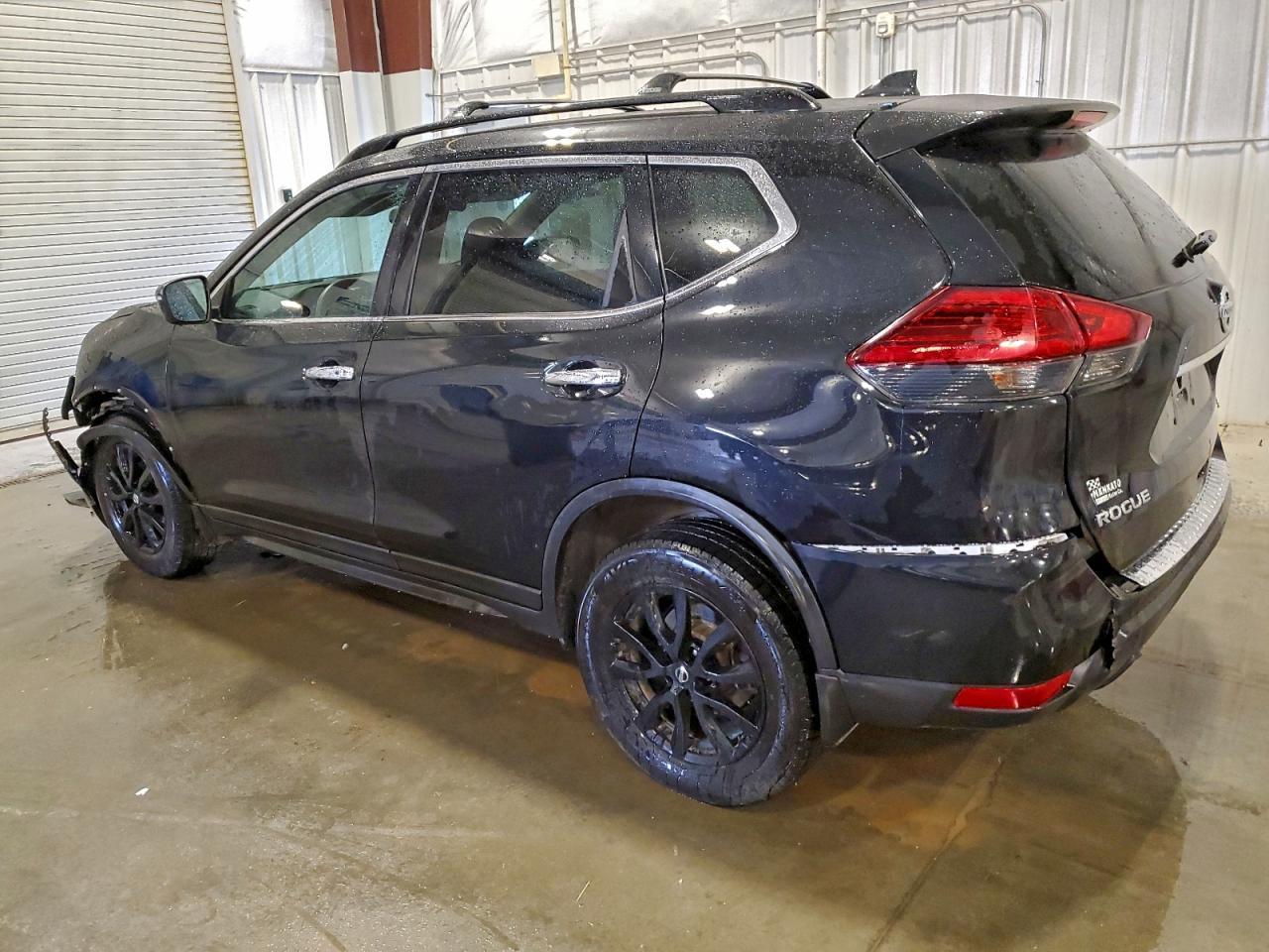 2017 Nissan Rogue - zdjęcie 2