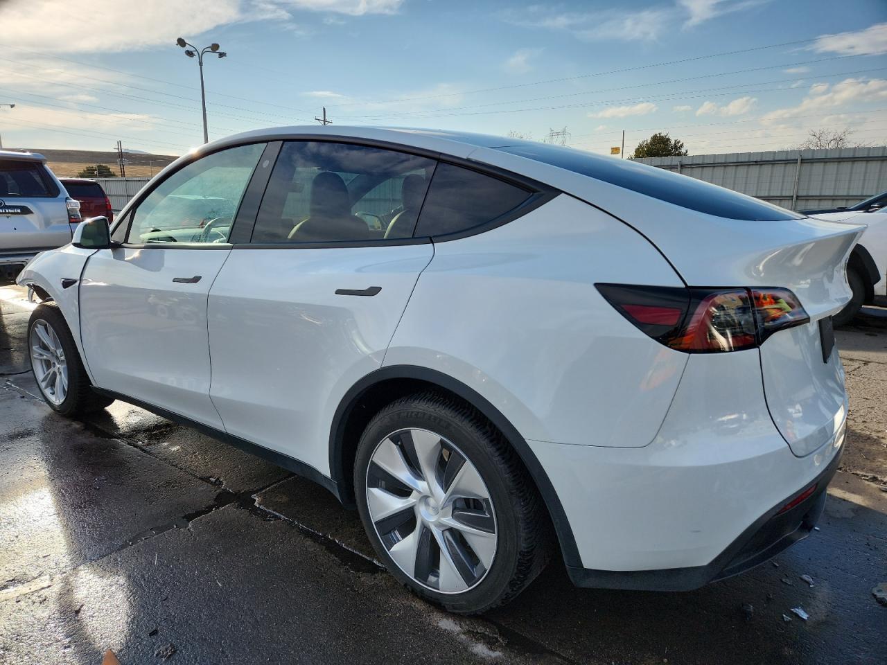 2023 Tesla Model Y - zdjęcie 2