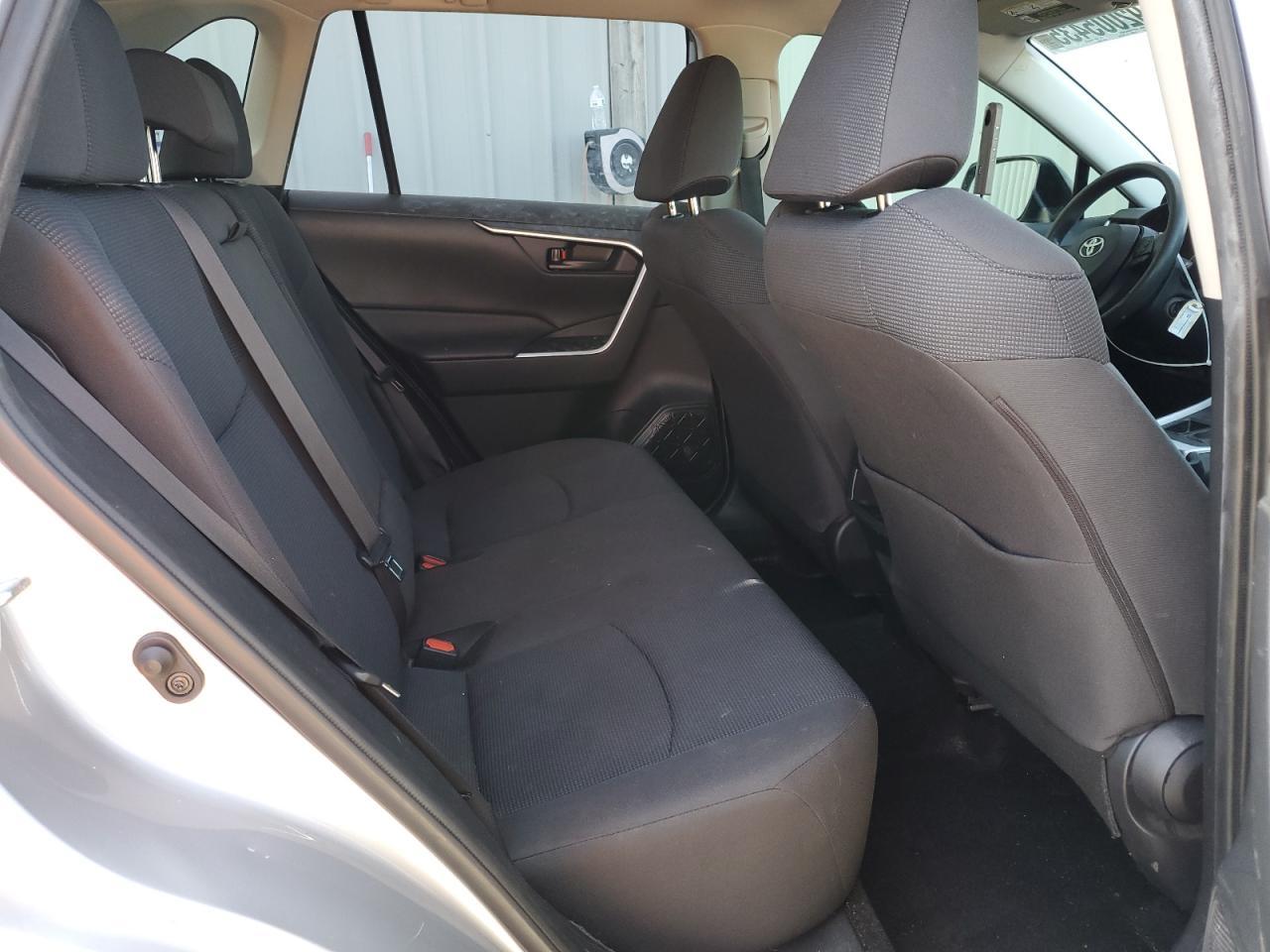 2019 Toyota RAV 4 - zdjęcie 11