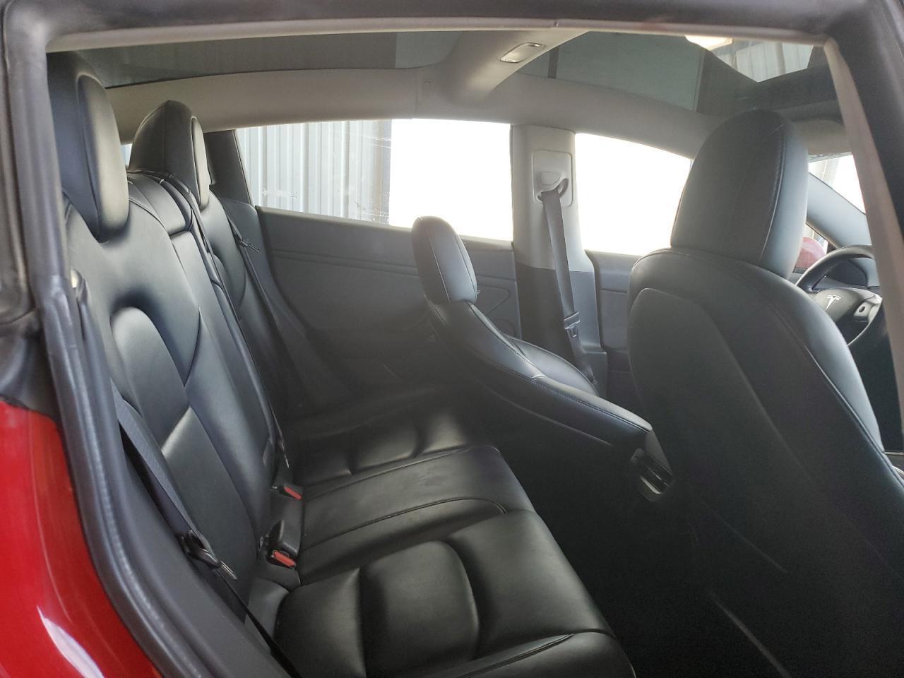 2022 Tesla Model 3 - zdjęcie 11