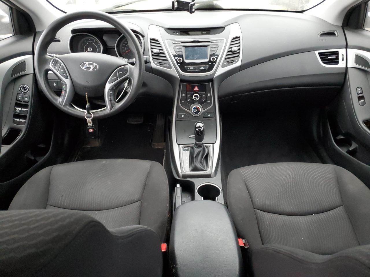 2016 Hyundai Elantra - zdjęcie 8