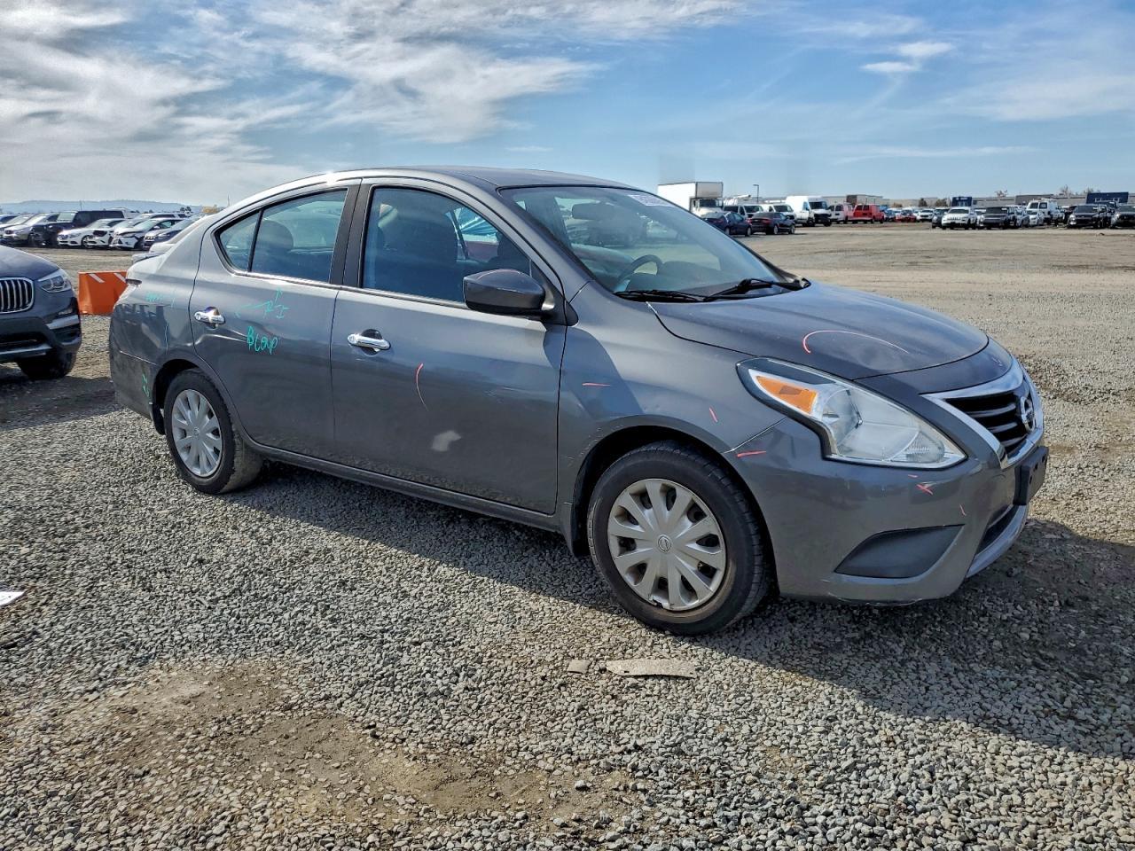 2016 Nissan Versa - zdjęcie 4
