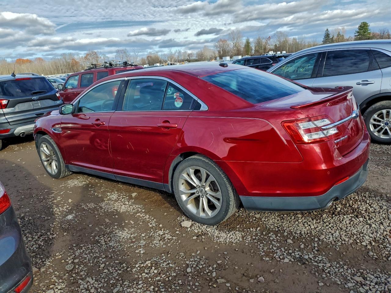 2013 Ford Taurus - zdjęcie 2