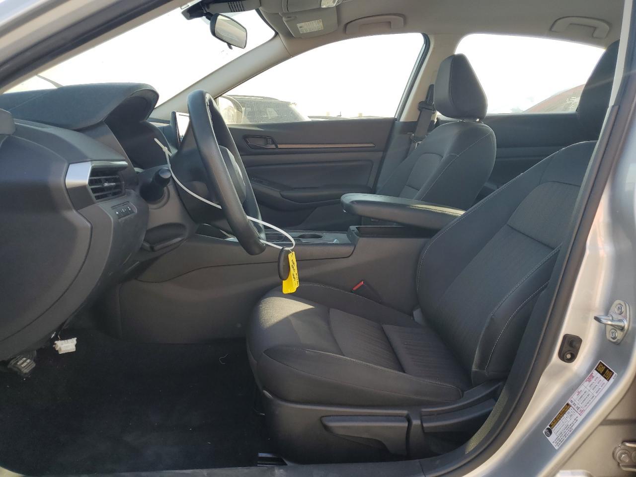 2024 Nissan Altima - zdjęcie 7