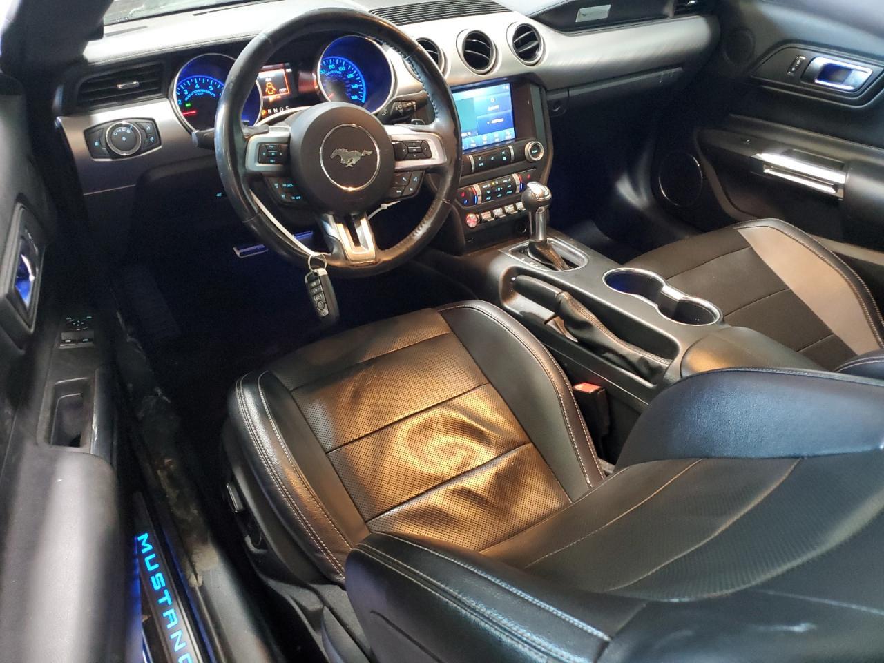 2019 Ford Mustang - zdjęcie 8