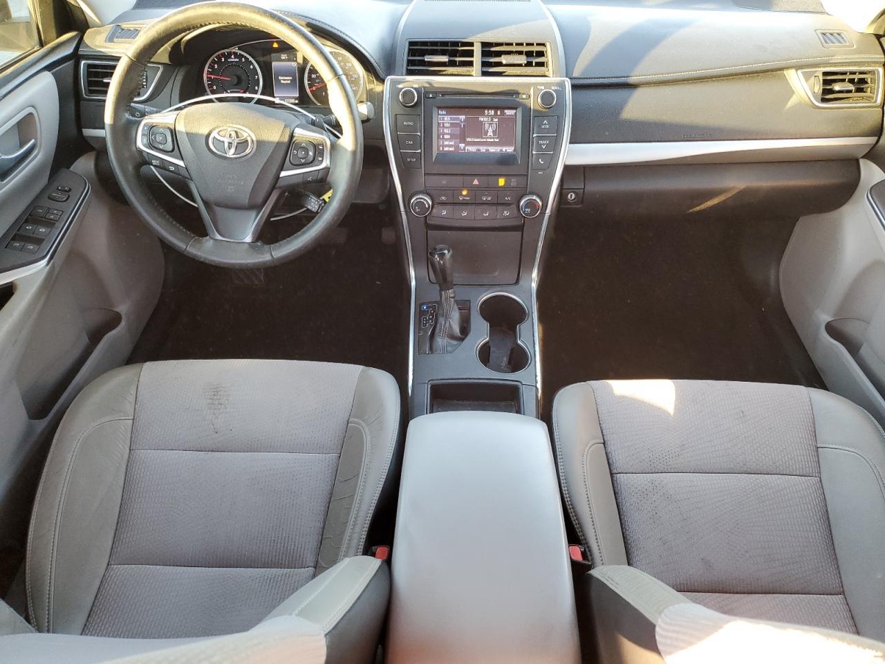 2017 Toyota Camry - zdjęcie 8