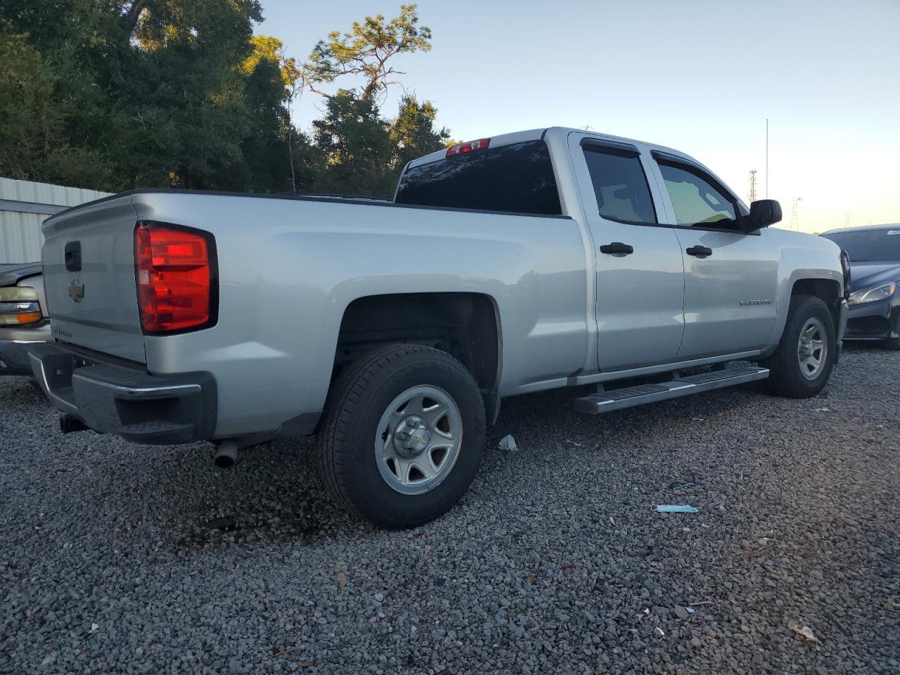 2016 Chevrolet Silverado - zdjęcie 3