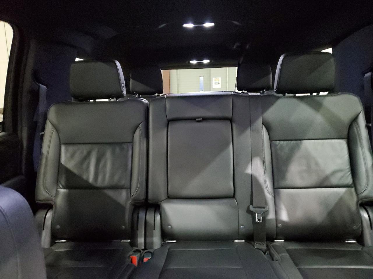 2021 Chevrolet Suburban K1500 Lt - zdjęcie 10