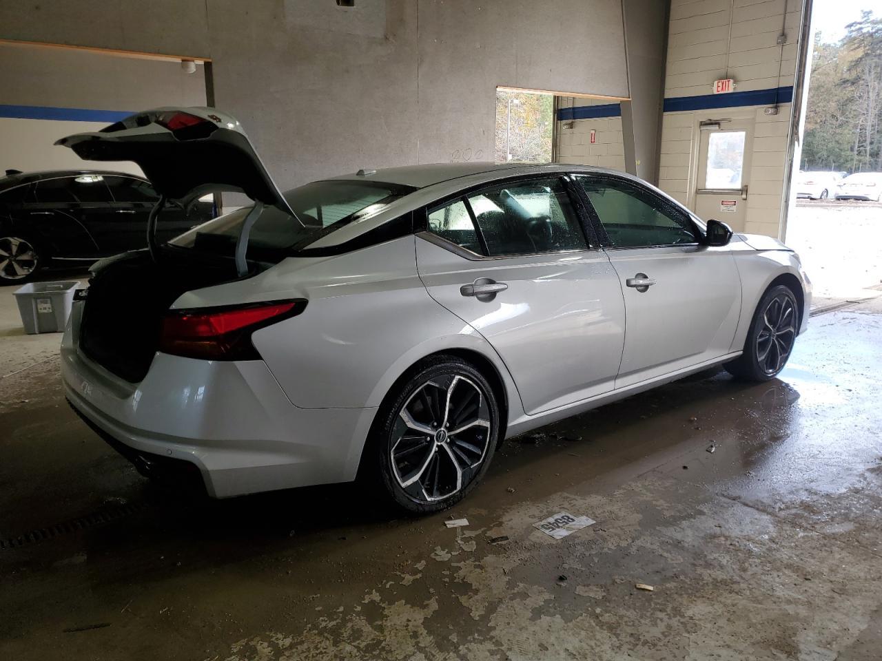 2024 Nissan Altima - zdjęcie 3