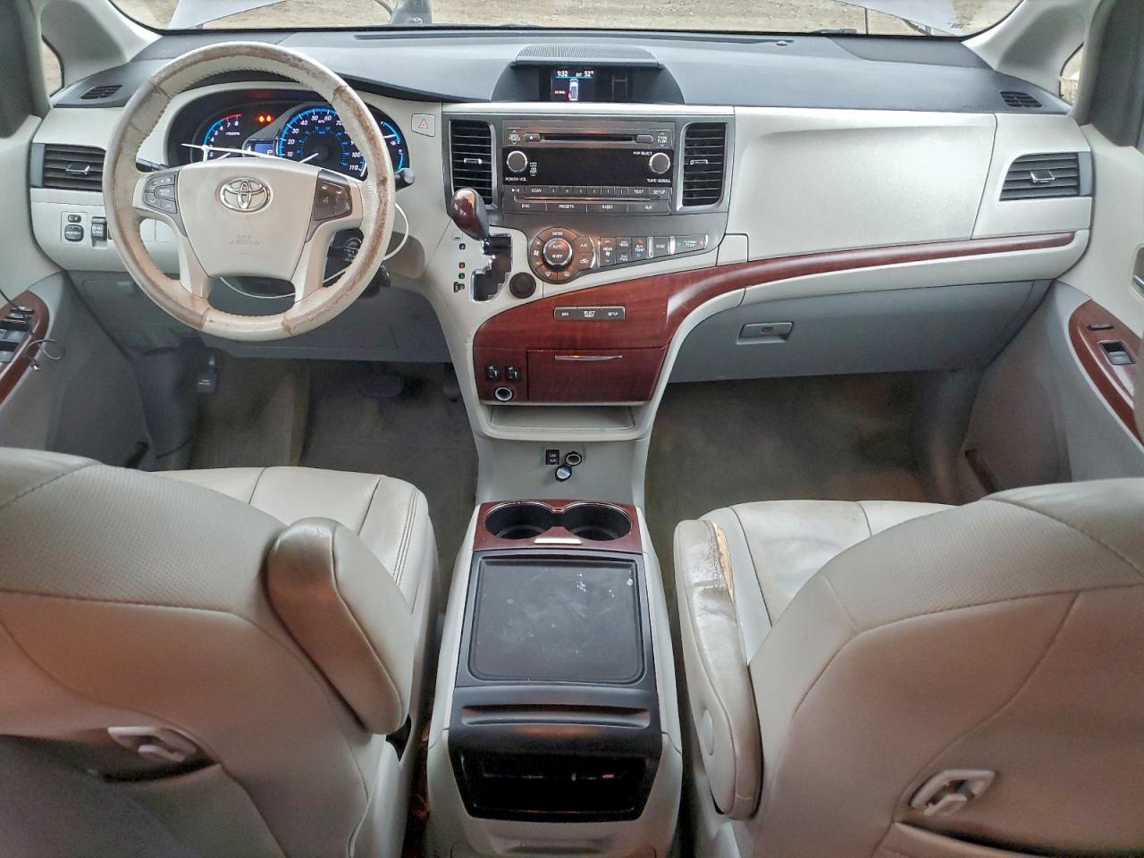 2013 Toyota Sienna Xle - zdjęcie 8