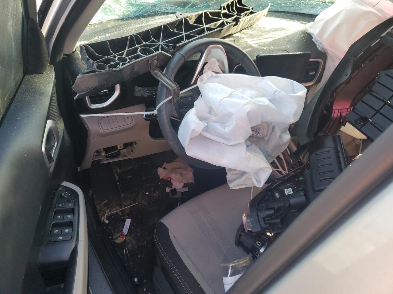 2024 Hyundai Venue Sel - zdjęcie 8