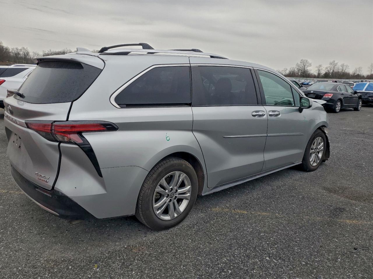 2022 Toyota Sienna - zdjęcie 3