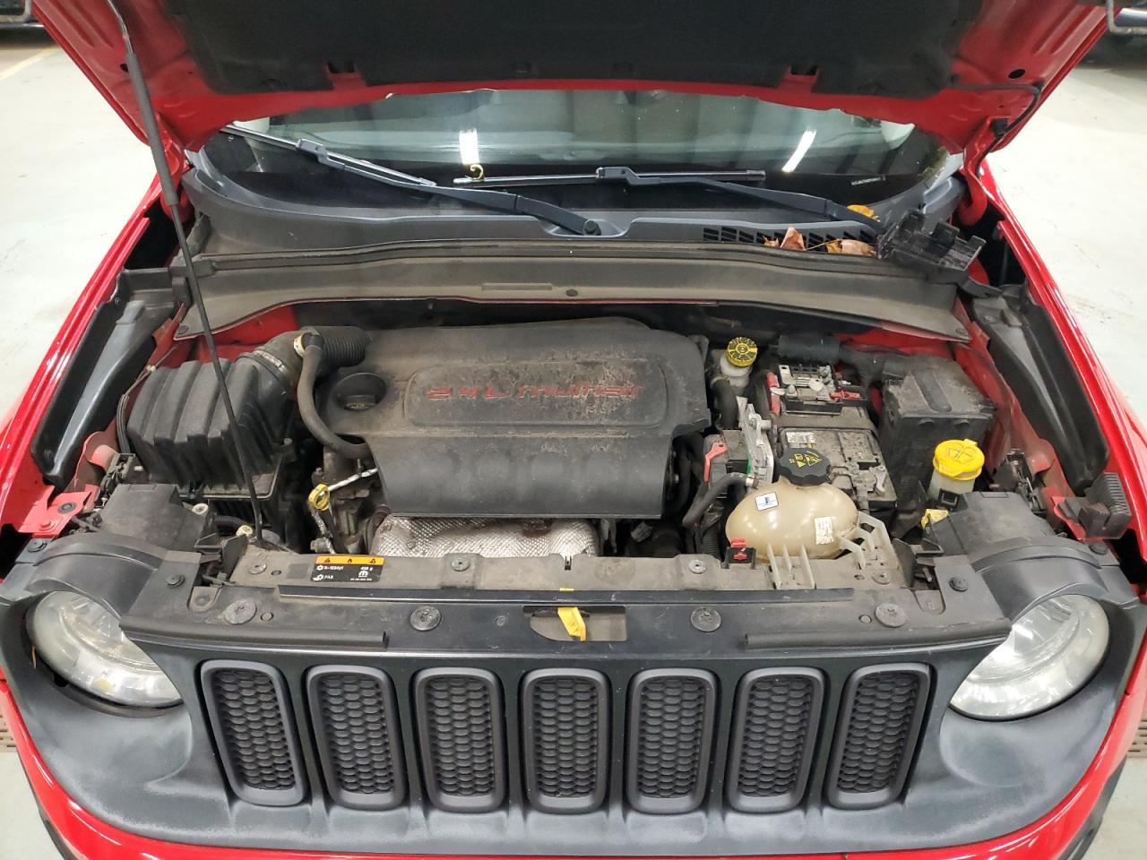 2016 Jeep Renegade Trailhawk - zdjęcie 12