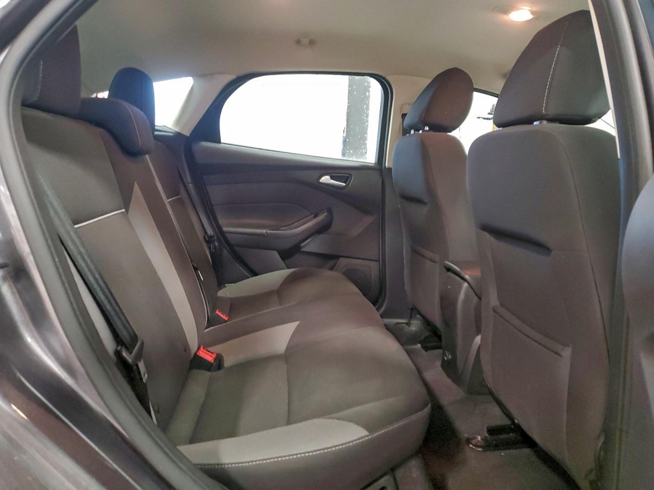 2013 Ford Focus - zdjęcie 10