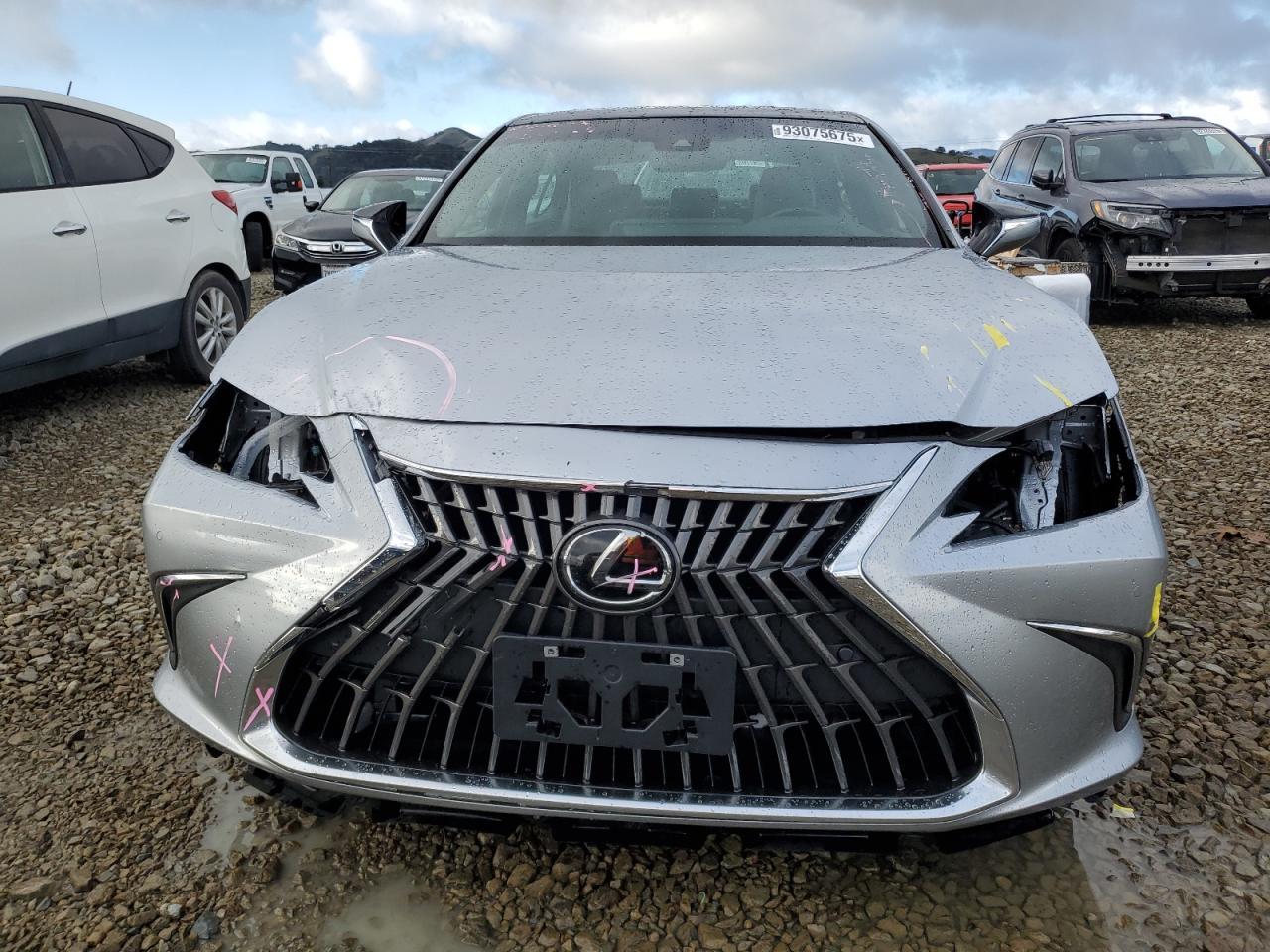 2025 Lexus ES - zdjęcie 5