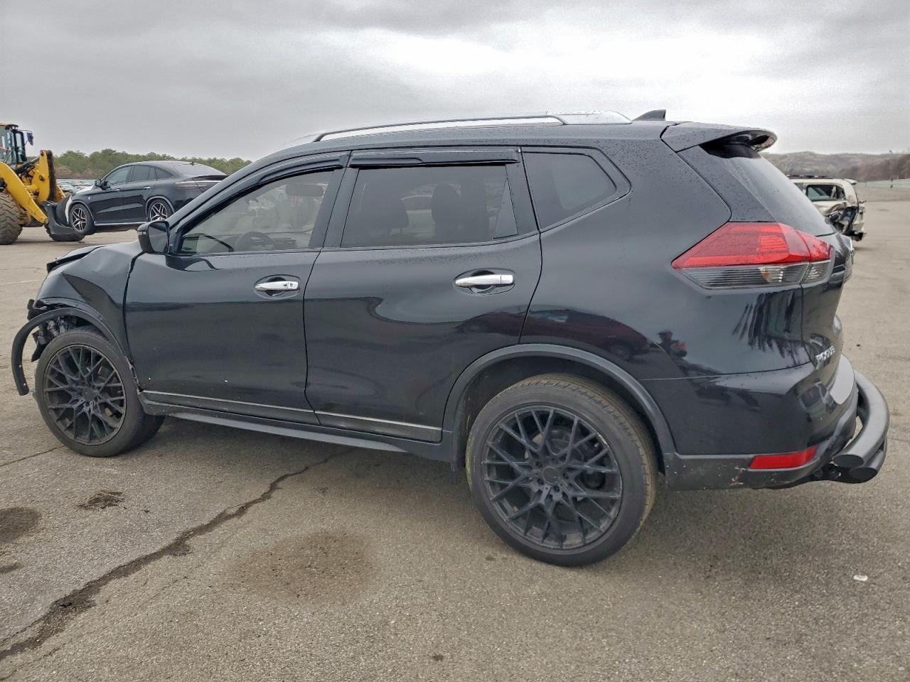 2018 Nissan Rogue - zdjęcie 2