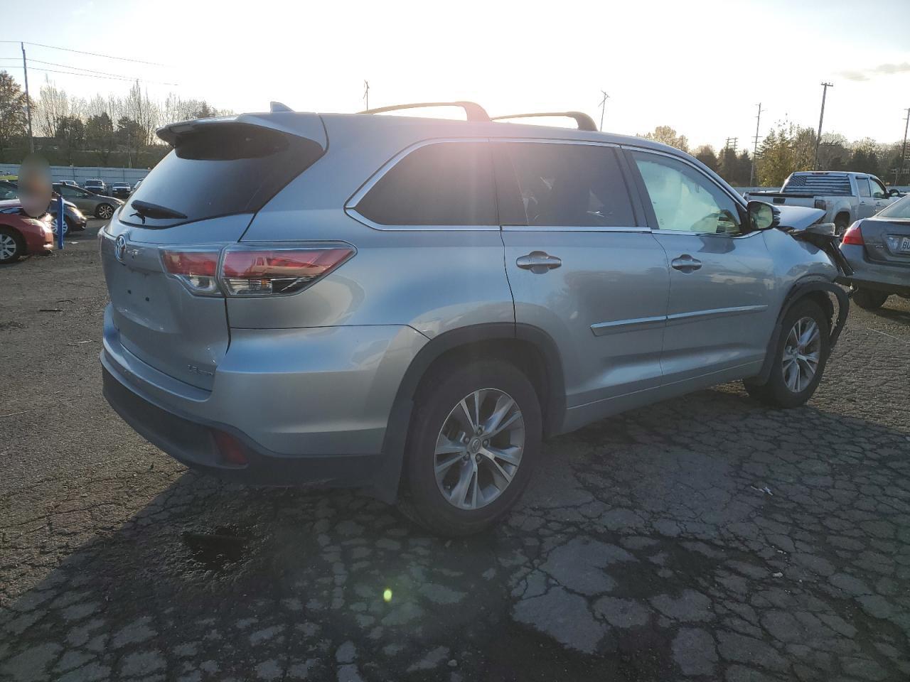 2015 Toyota Highlander - zdjęcie 3