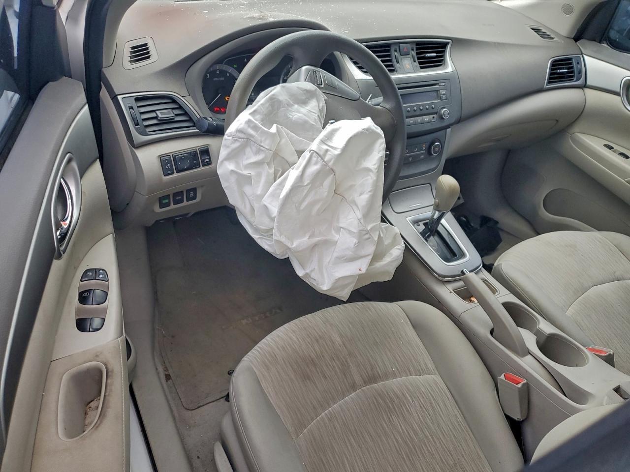 2014 Nissan Sentra - zdjęcie 8