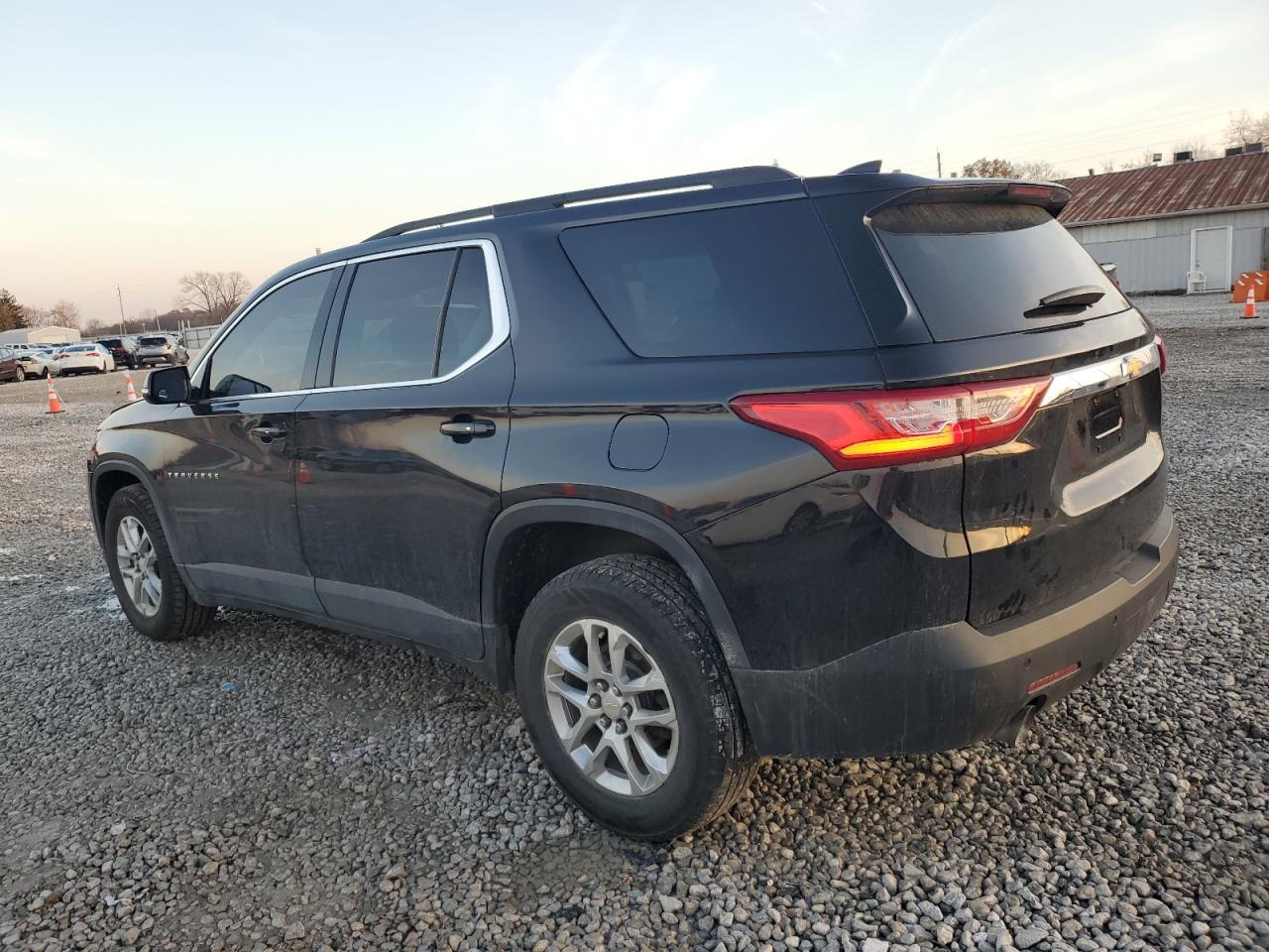 2020 Chevrolet Traverse - zdjęcie 2