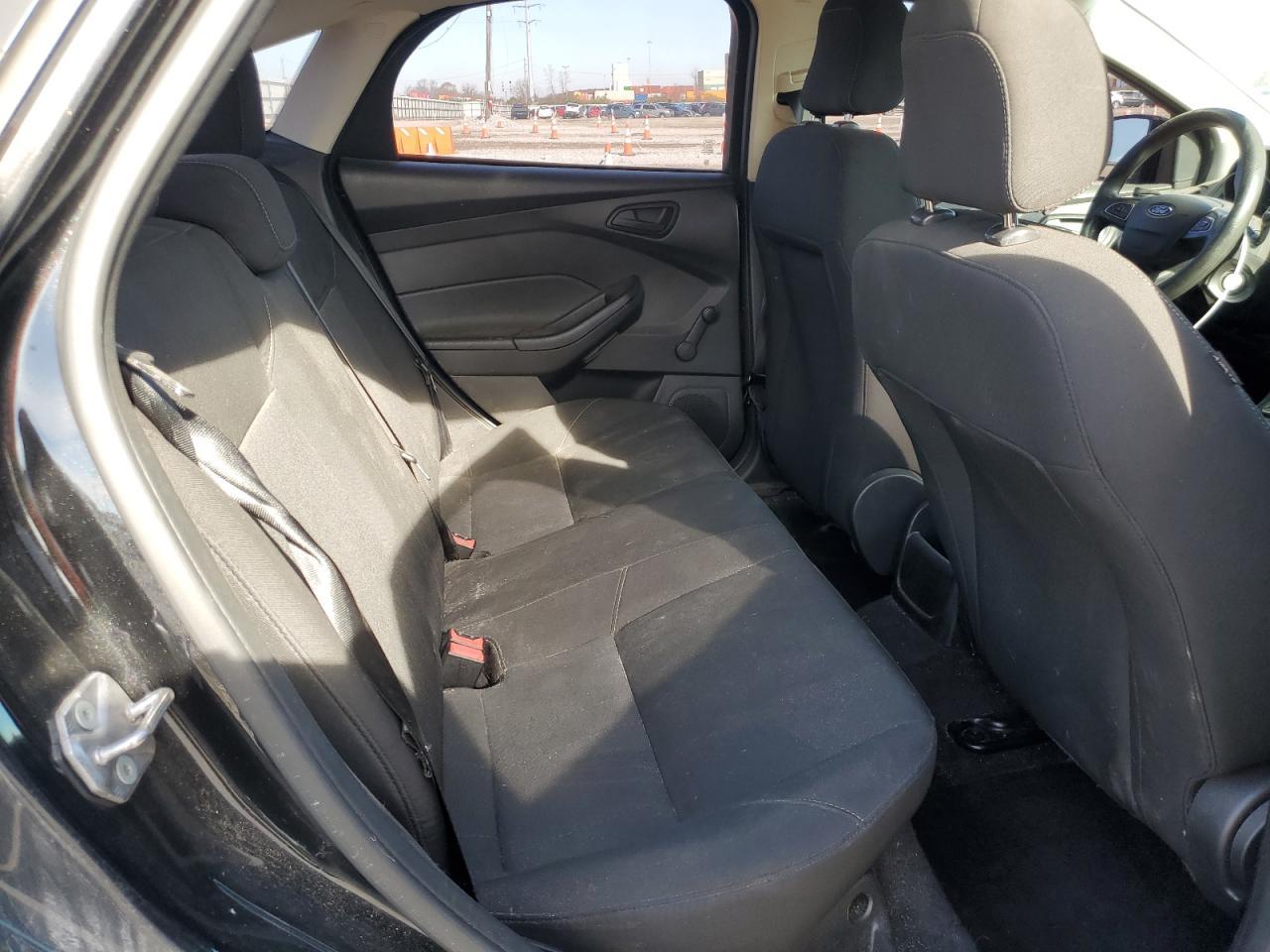 2015 Ford Focus - zdjęcie 10