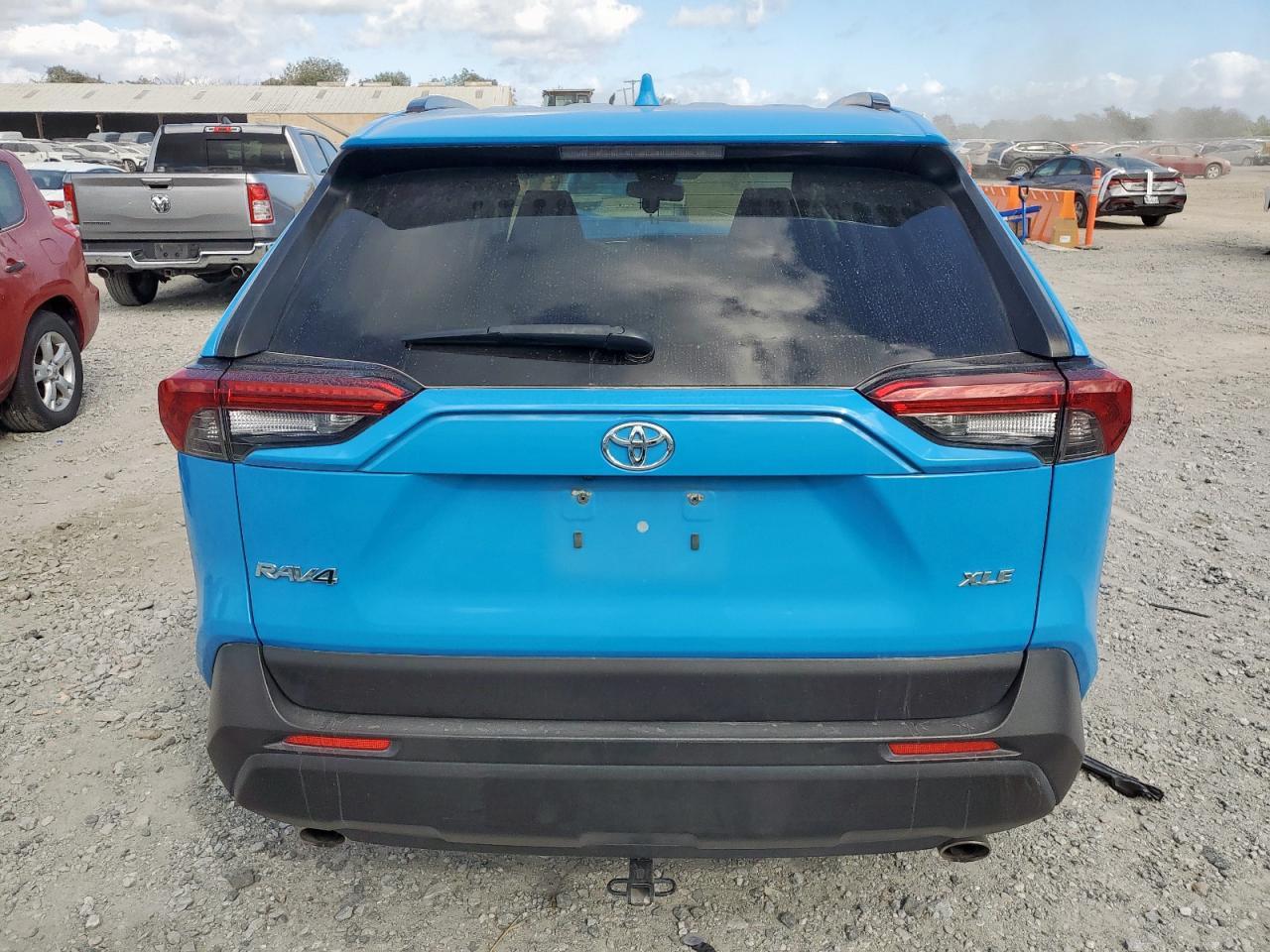 2020 Toyota Rav4 Xle - zdjęcie 6