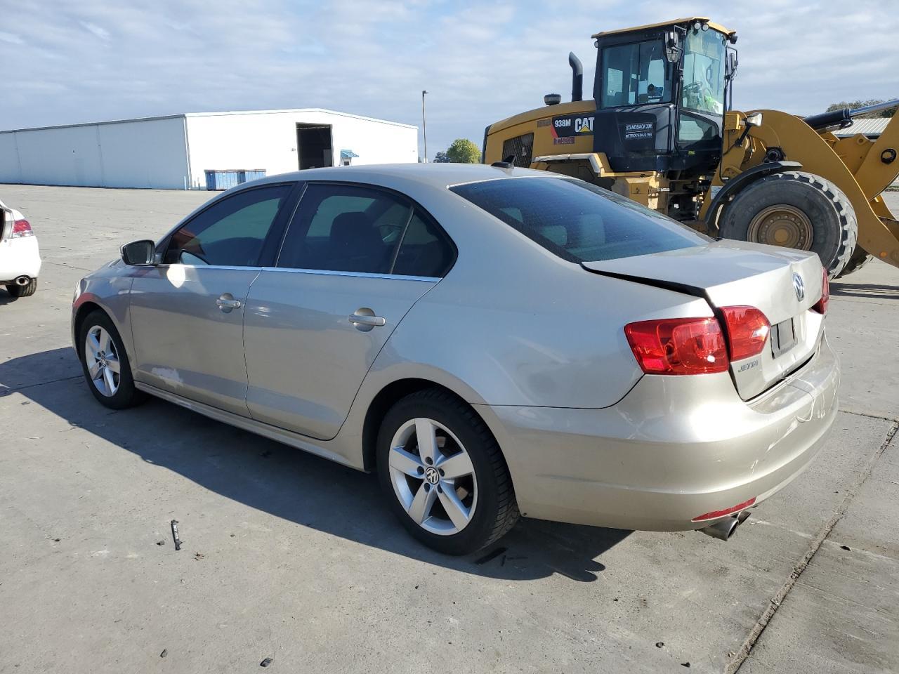 2013 Volkswagen Jetta - zdjęcie 2
