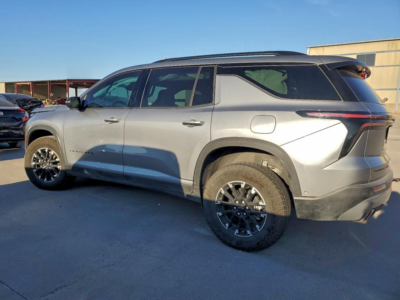2025 Chevrolet Traverse - zdjęcie 2