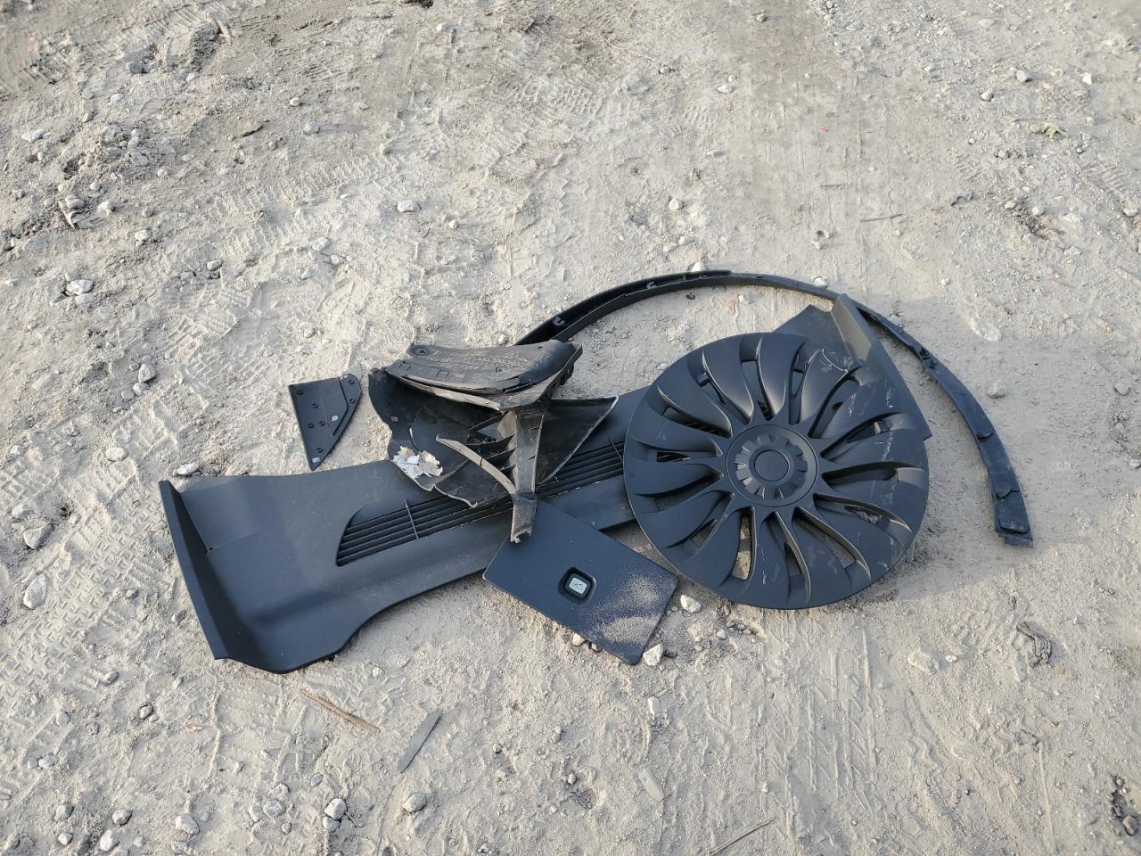 2024 Tesla Model Y - zdjęcie 12