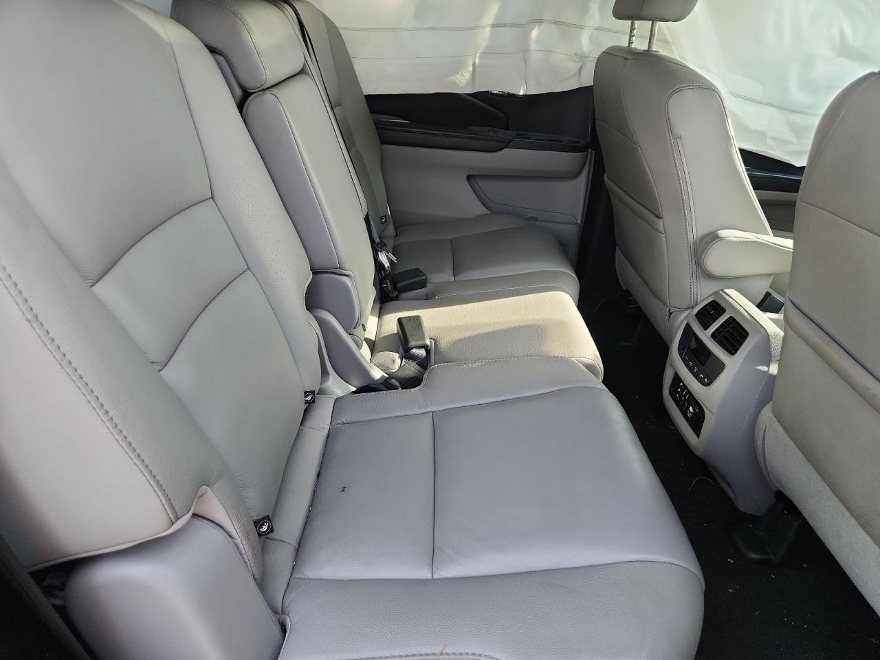 2016 Honda Pilot Touring - zdjęcie 11