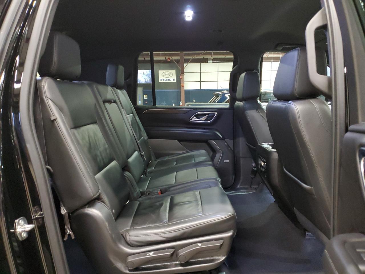 2021 Chevrolet Suburban K1500 Lt - zdjęcie 11