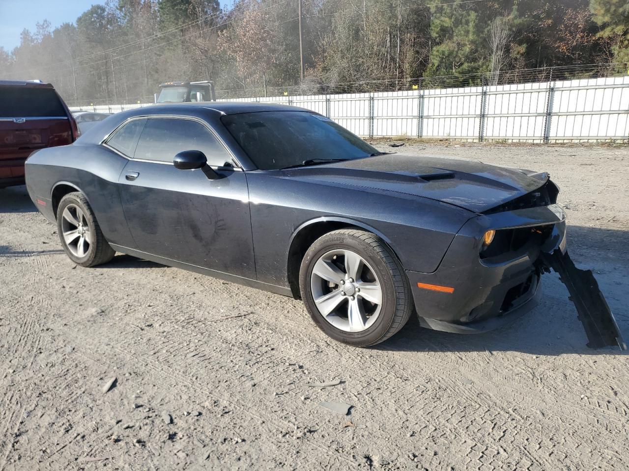 2017 Dodge Challenger Sxt - zdjęcie 4