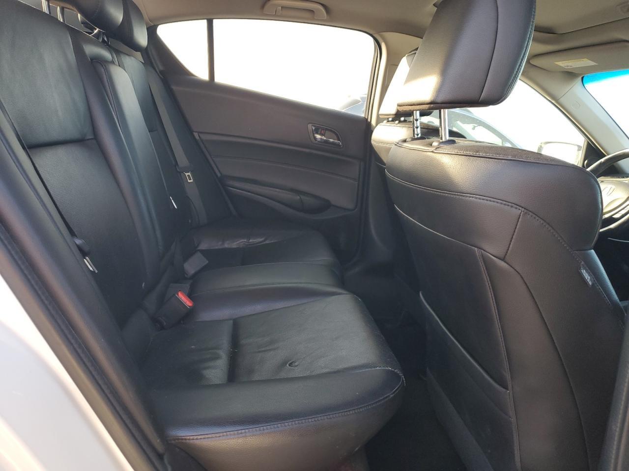 2014 Acura ILX - zdjęcie 10
