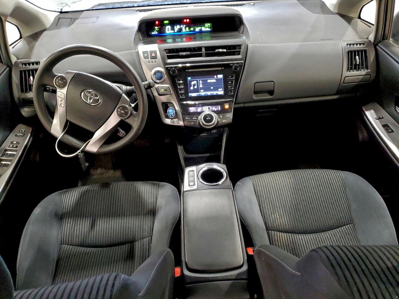 2016 Toyota Prius v (+) - zdjęcie 8