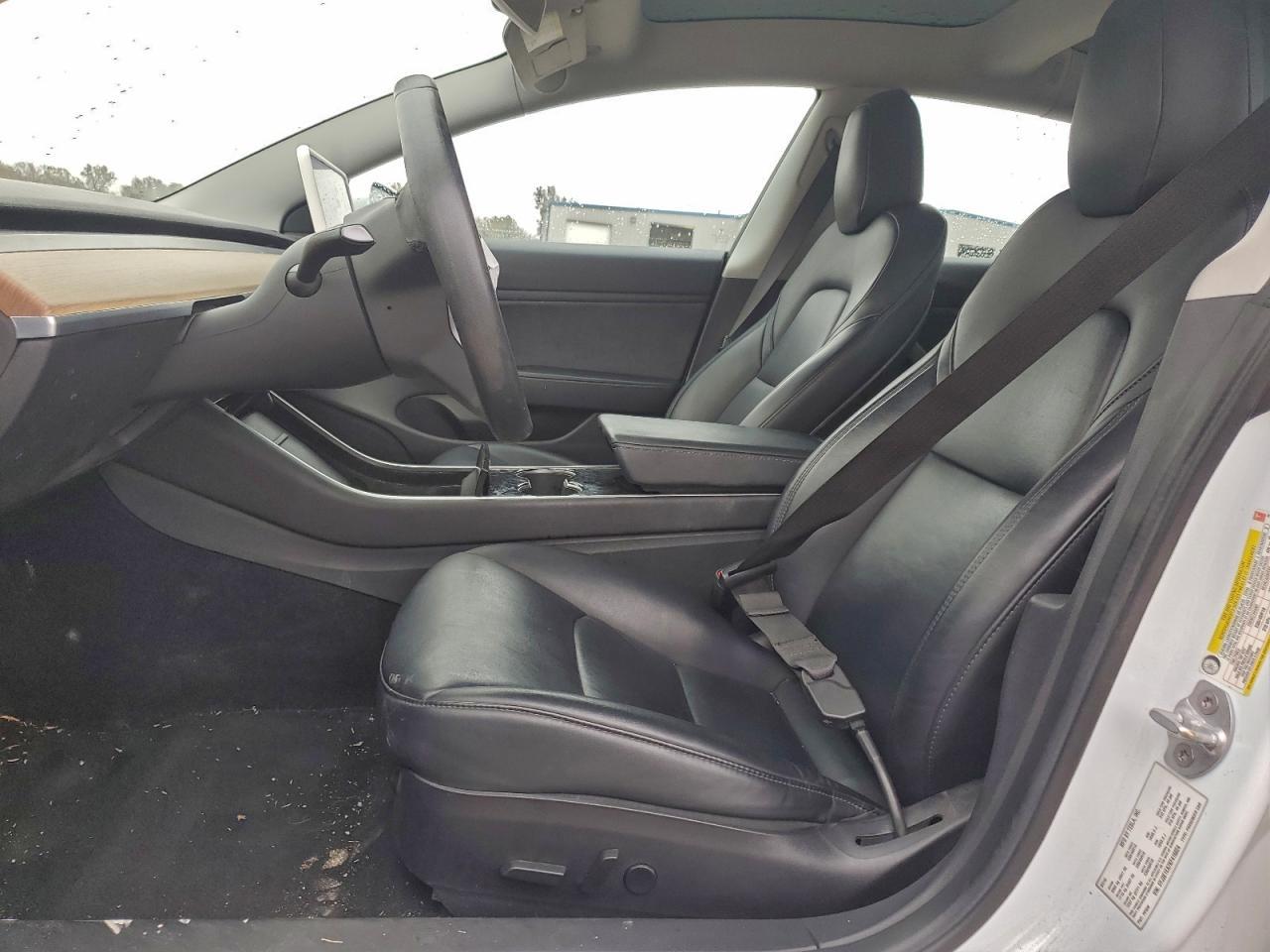 2019 Tesla Model 3 - zdjęcie 7