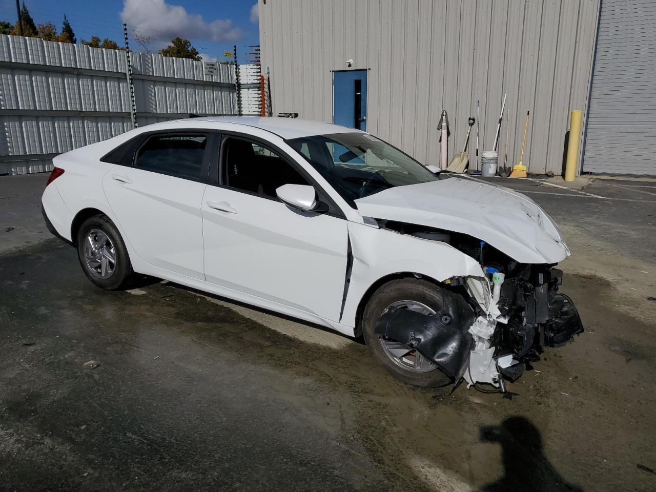 2025 Hyundai Elantra - zdjęcie 4