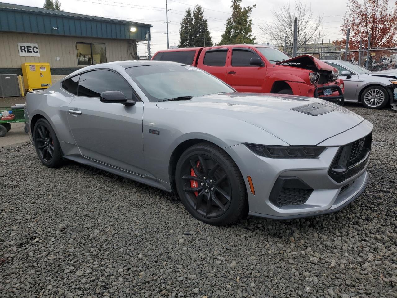 2024 Ford Mustang Gt - zdjęcie 4