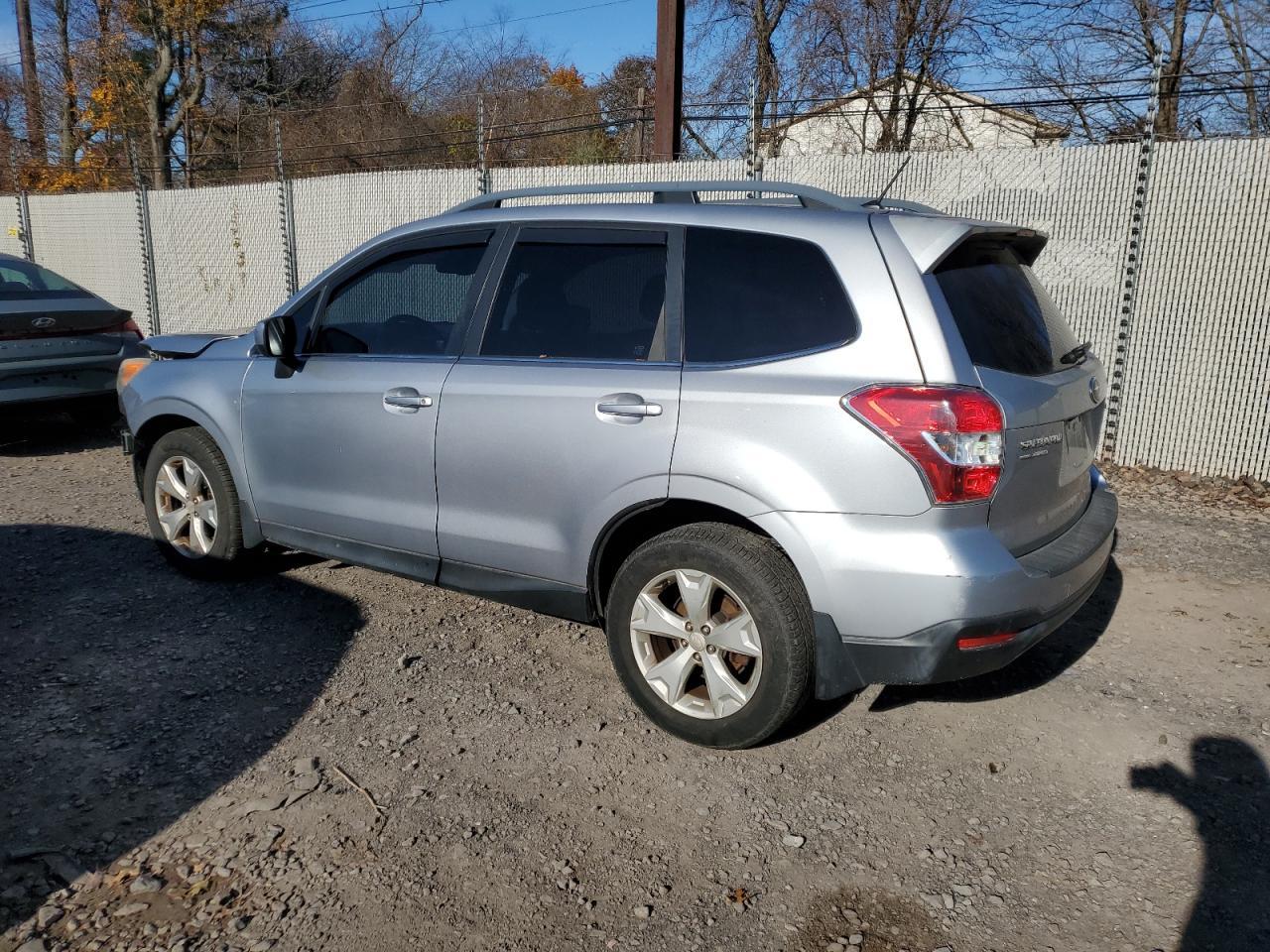 2014 Subaru Forester - zdjęcie 2