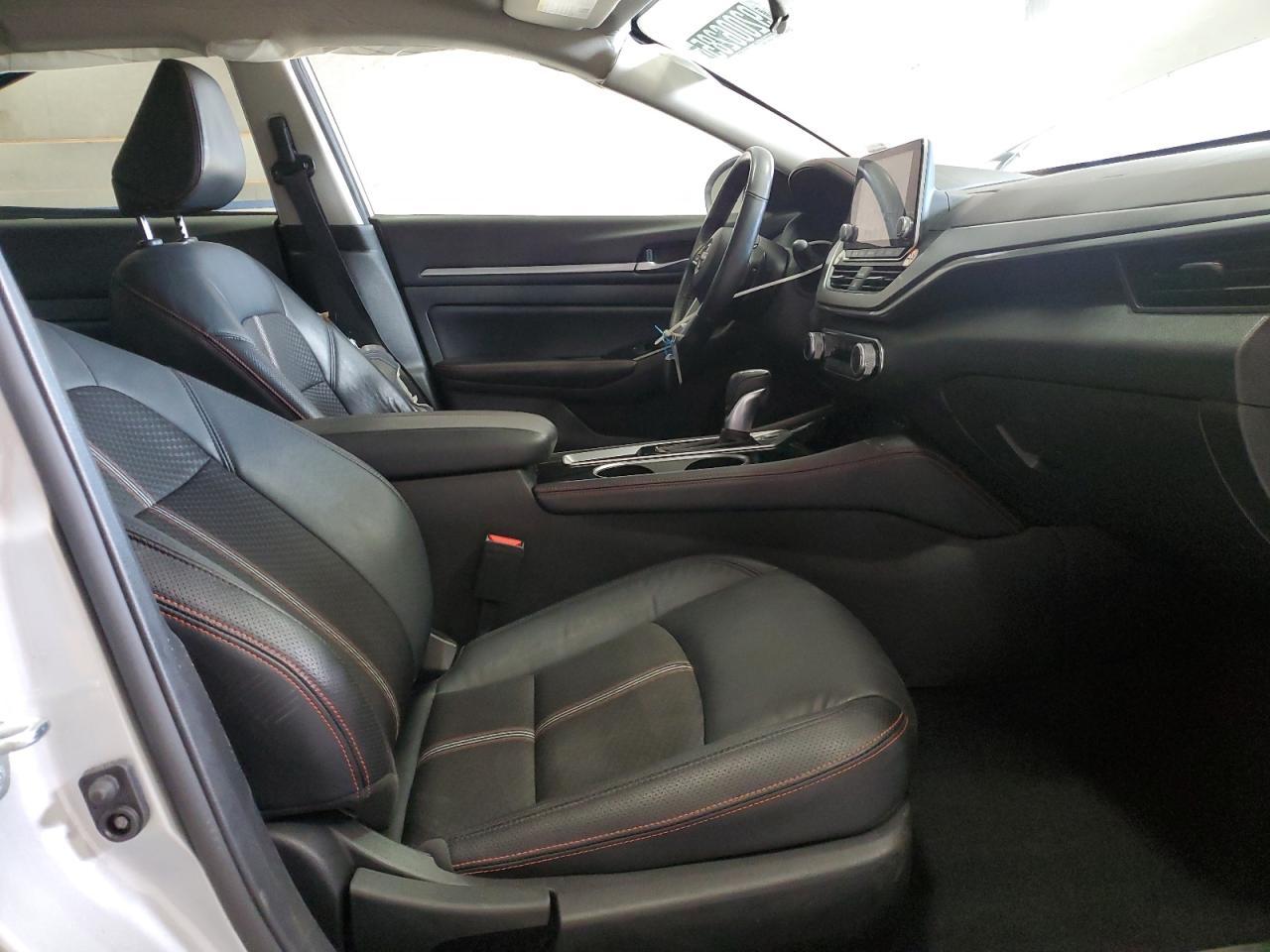 2024 Nissan Altima - zdjęcie 7