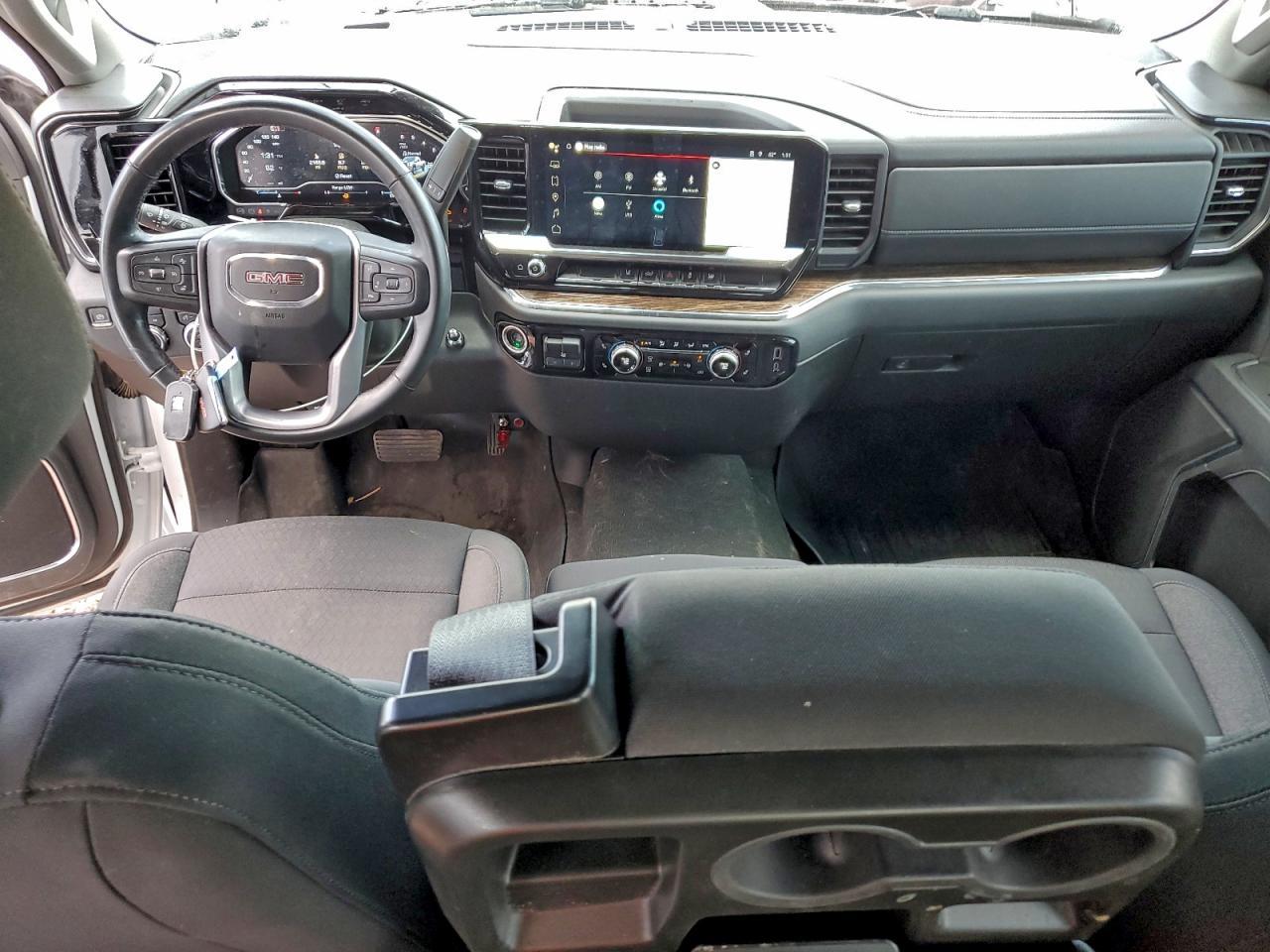 2024 GMC Sierra - zdjęcie 8